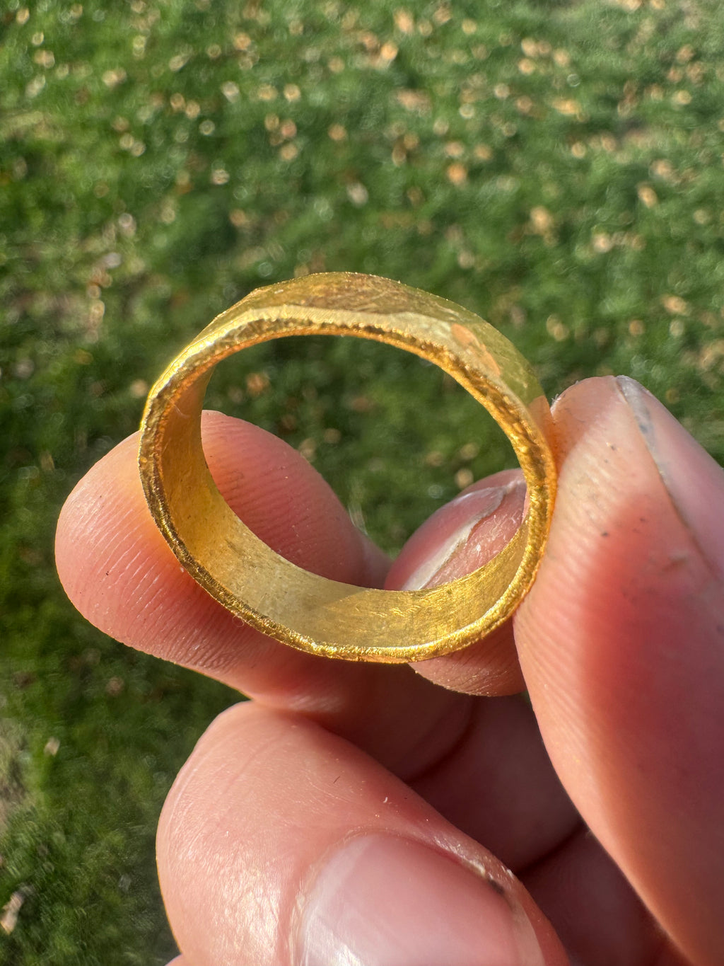 10-Gram Hammered 24k Pure Gold Band